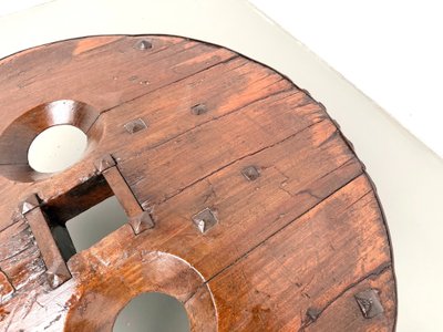 Circular Brutalist coffee table in solid wood – Brazilian Folk Art, 1950s