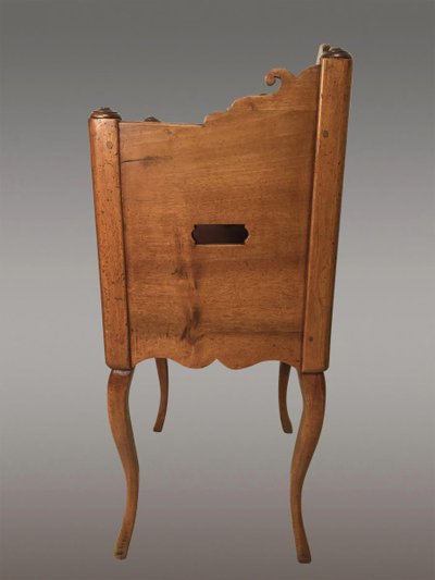 Walnut snack table from the Dauphiné region in the style of the Hache family – 18th century