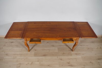 Table à manger Louis XV en merisier, Dauphiné, première moitié XIXe