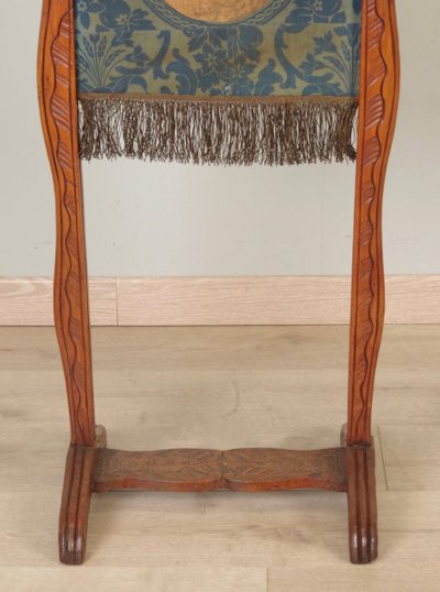 Louis XV style fire screen in cherry and carved beech – circa 1750