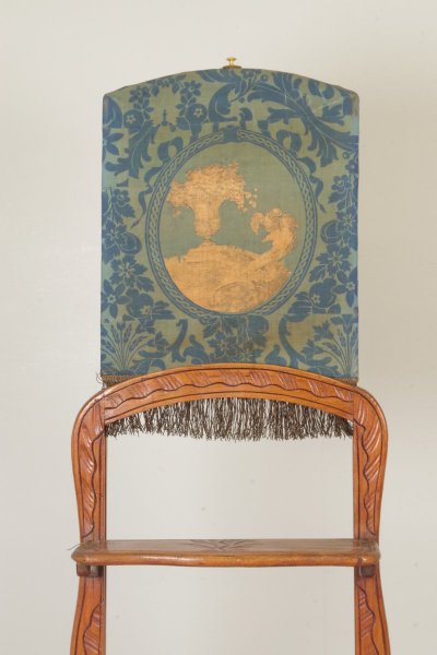 Louis XV style fire screen in cherry and carved beech – circa 1750