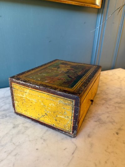 Lacquered wooden box, early 19th century