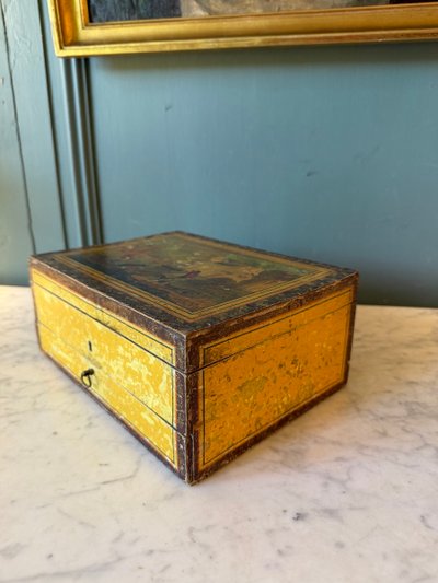 Lacquered wooden box, early 19th century