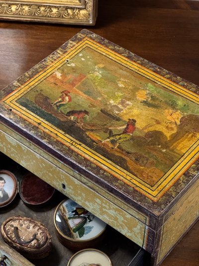 Lacquered wooden box, early 19th century