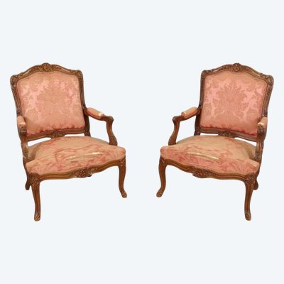 Paire de fauteuils à la Reine Louis XV en noyer sculpté – vers 1900