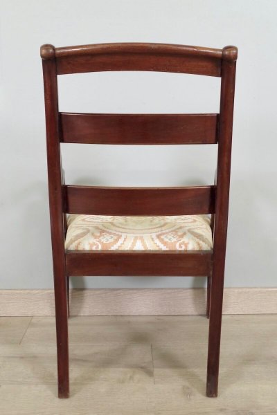 Fauteuil d'enfant Restauration en acajou avec repose-pieds – vers 1820