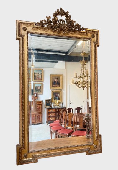 Important miroir Louis XVI en bois et stuc doré – vers 1880