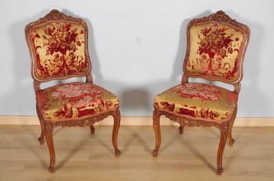 Satz von 4 Regency-Stühlen aus geschnitztem Nussbaumholz, um 1900