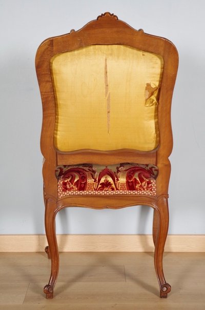Satz von 4 Regency-Stühlen aus geschnitztem Nussbaumholz, um 1900