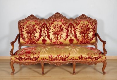 Regency living room set in carved walnut, sofa, 2 armchairs and 4 chairs, circa 1900