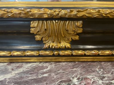 Grand miroir Louis XIV en bois noirci et doré, vers 1880