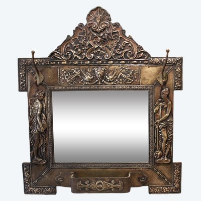 Miroir porte-manteaux en laiton repoussé décor de nymphes et rocailles fin 19ème siècle