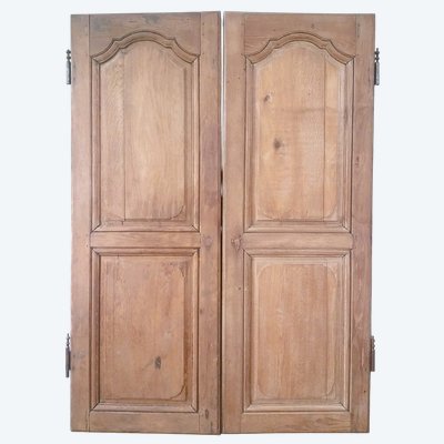 18th-century oak closet doors – Charm and authenticity