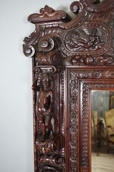 Important miroir Renaissance en noyer sculpté, vers 1880
