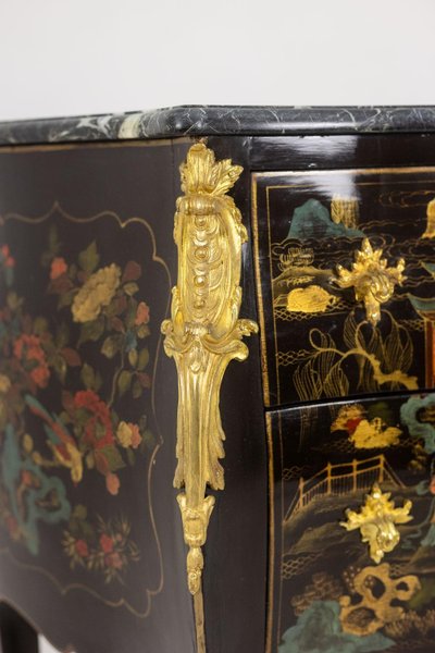 Comò laccato in stile Luigi XV. Anni '50. LS68371209U