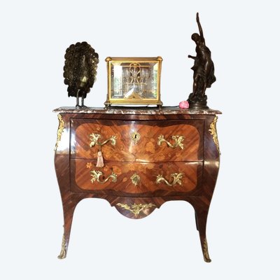 P. ROUSSEL (attribuée) – Commode Sauteuse Marquetée - Epoque Louis XV