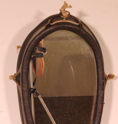 miroir formé à partir d'un harnais de cheval en cuir