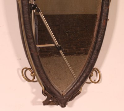 miroir formé à partir d'un harnais de cheval en cuir
