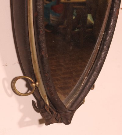 miroir formé à partir d'un harnais de cheval en cuir