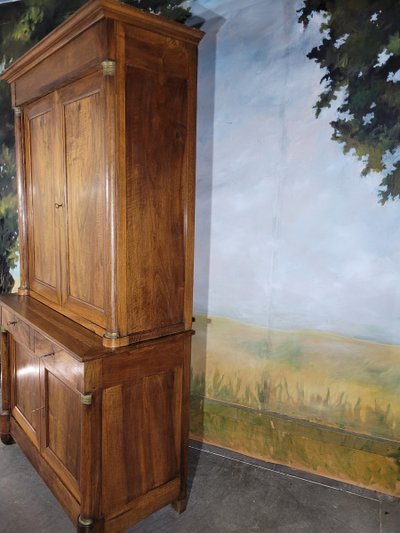 Buffet in noce in stile Impero, diviso in due parti