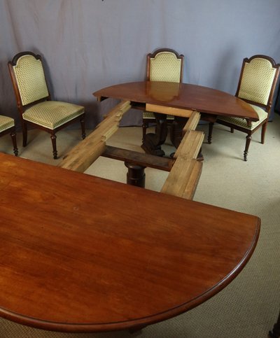 Grande tavolo da pranzo con la scritta Jeanselme in Paris