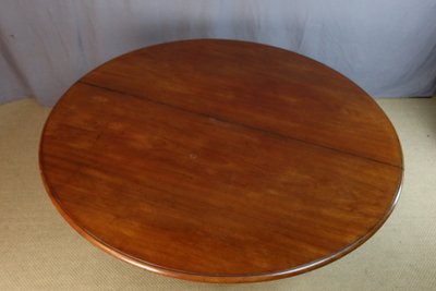 Grande tavolo da pranzo con la scritta Jeanselme in Paris