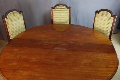 Grande tavolo da pranzo con la scritta Jeanselme in Paris