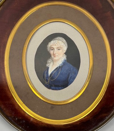 Portrait miniature signée  d’une dame de qualité.