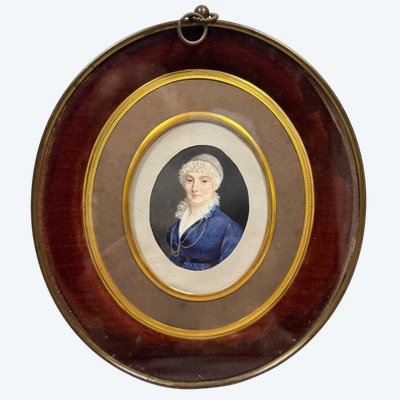 Portrait miniature signée  d’une dame de qualité.