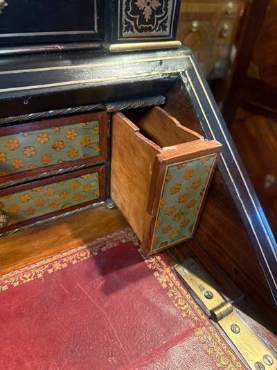 BONHEUR-DU-JOUR-SCHRANK, DER ALS NAPOLEON-III-SCHREIBTISCH DIENT