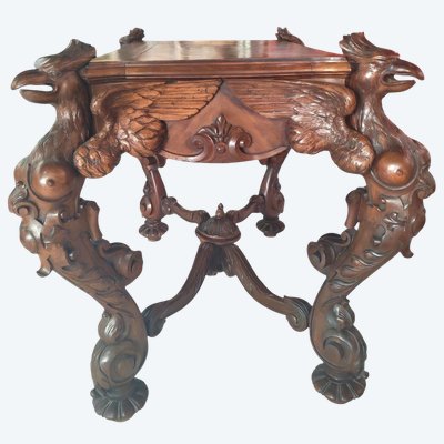 Table spectaculaire d apparat de style Renaissance Napoléon III, en noyer XIXeme.