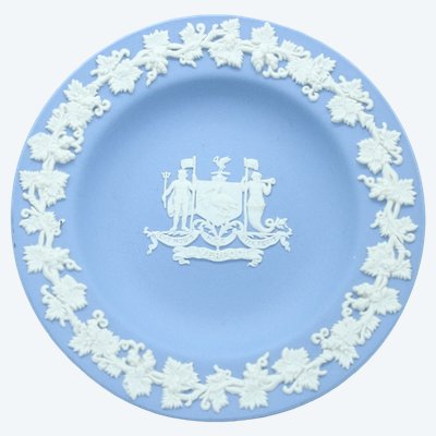 Seltene Gedenkschale aus Wedgwood Jasperware – Liverpool – Allegorische Embleme 