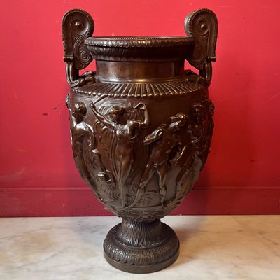 Large antique-style bronze vase, 19th century
