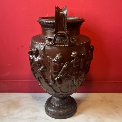 Large antique-style bronze vase, 19th century