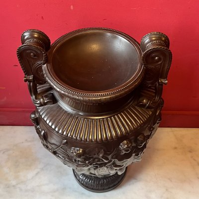 Large antique-style bronze vase, 19th century