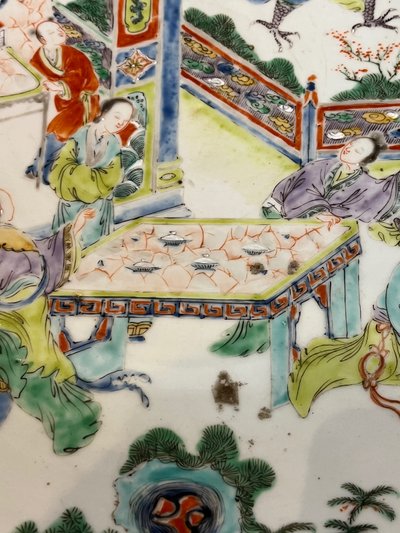 GRAND PLAT EN PORCELAINE DE CANTON - CHINE - XIXᵉ SIÈCLE