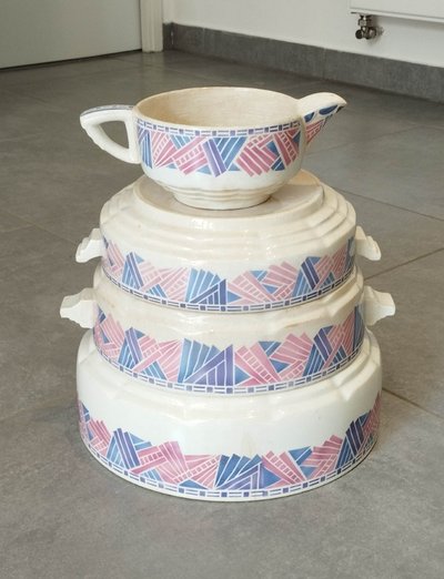 Servizio da tavola Art Déco raro e di grandi dimensioni (1930) modello "Dolly" – manifattura Creil e Montereau / HBCM – 73 pezzi