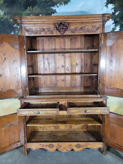 Zweiteiliges Bergbuffet aus Tanne