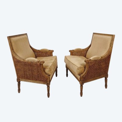 Paire de fauteuils français anciens de style Louis XV (bergères à dossier canné)