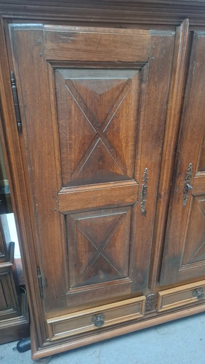 Petite armoire Louis XIII
