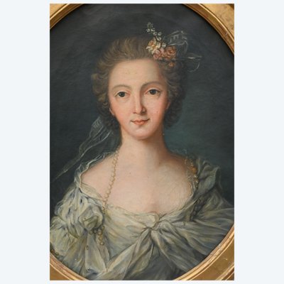 Portrait de madame des Moulins   ecole  française du XVIII