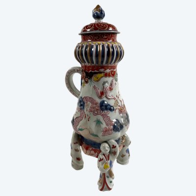 Dreibeinbrunnen aus Imari-Porzellan, Japan, Edo-Zeit (1603-1868)