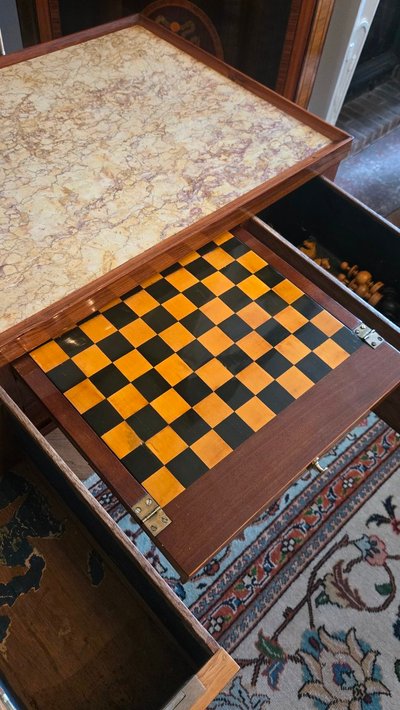 A versatile table from the Louis XVI period.