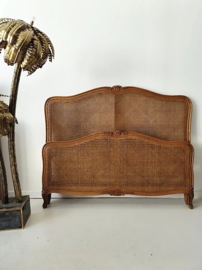 Antikes französisches Rohrgeflechtbett im Louis-XV-Stil, Doppelbett