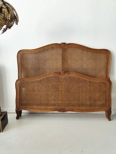 Antikes französisches Rohrgeflechtbett im Louis-XV-Stil, Doppelbett