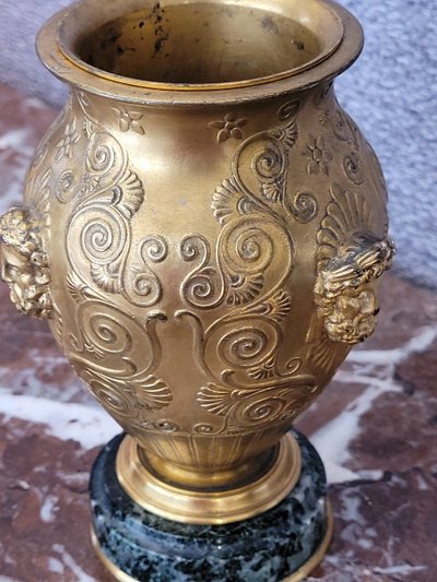 Paire De Vases De Style Grec LEVILLAIN et BARBEDIENNE
