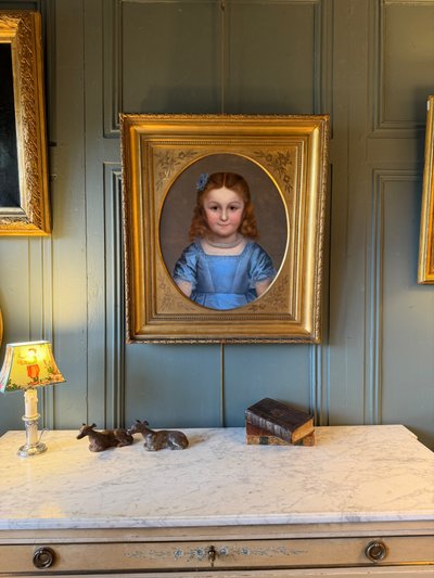 Portrait d'une petite fille daté 1874 de Elie-Joseph LAURENT