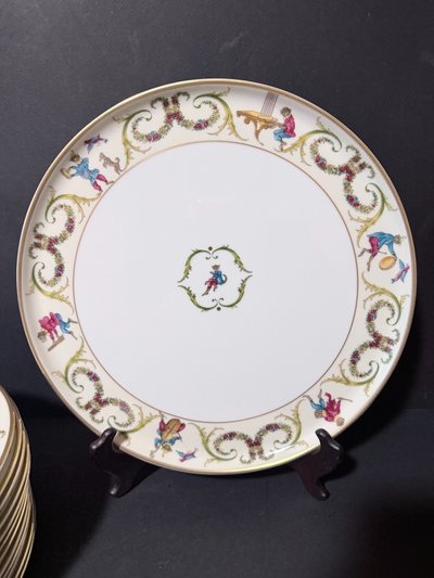 Servizio da dessert in porcellana di Limoges di Philippe Deshoulières – modello "Sogni del XVIII secolo"