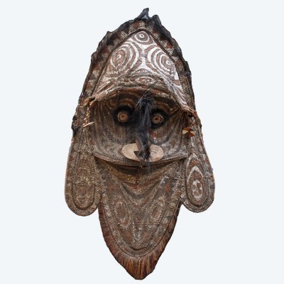 Imposing gable mask, tribal art, Oceanic art, traditional art, basketry, 200 cm