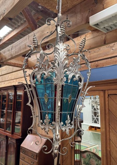 Lanterne en fer forgé et vitraux début XXème 